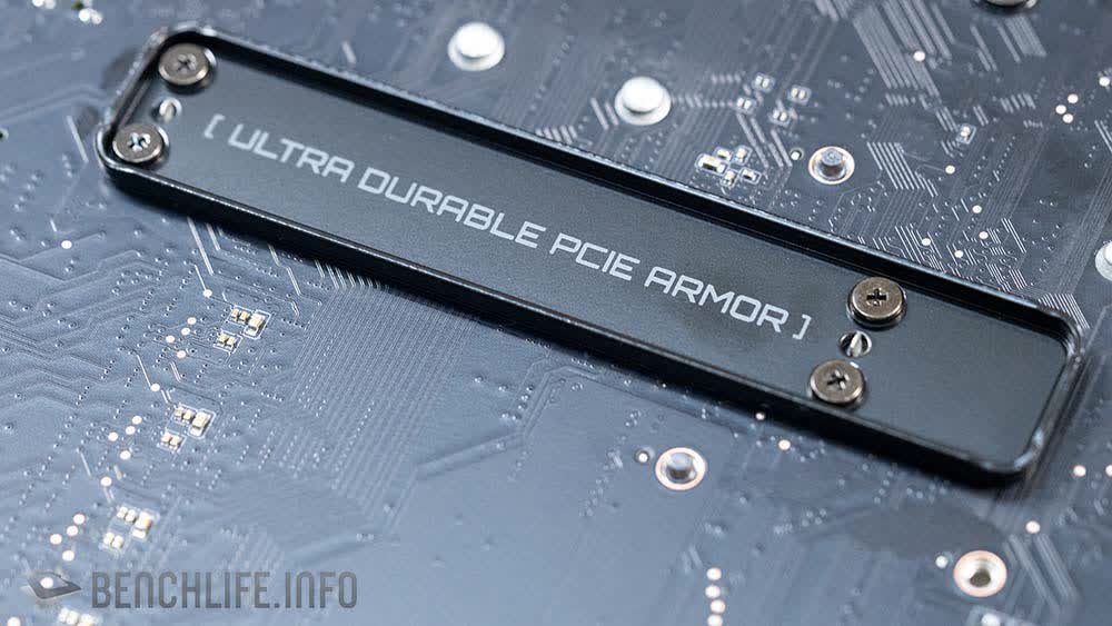 Gigabyte'ın Zen 5 uyumlu anakartı, 128 pound'a kadar olan grafik kartlarını destekler 1 gigabytein zen 5 uyumlu anakarti 128 pounda kadar olan grafik kartlarini destekler 0 elttMii5