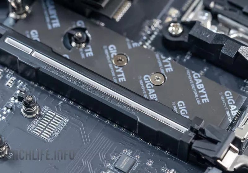 gigabytein zen 5 uyumlu anakarti 128 pounda kadar olan grafik kartlarini destekler V53WKizt