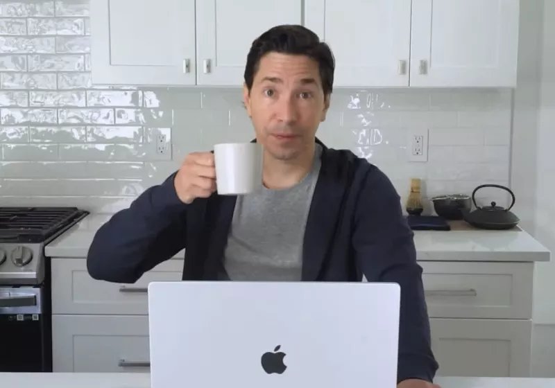 ben bir macim oyuncusu qualcommun arm pclerinde windowsu tanitmak icin buyuyor eX6DLiZl