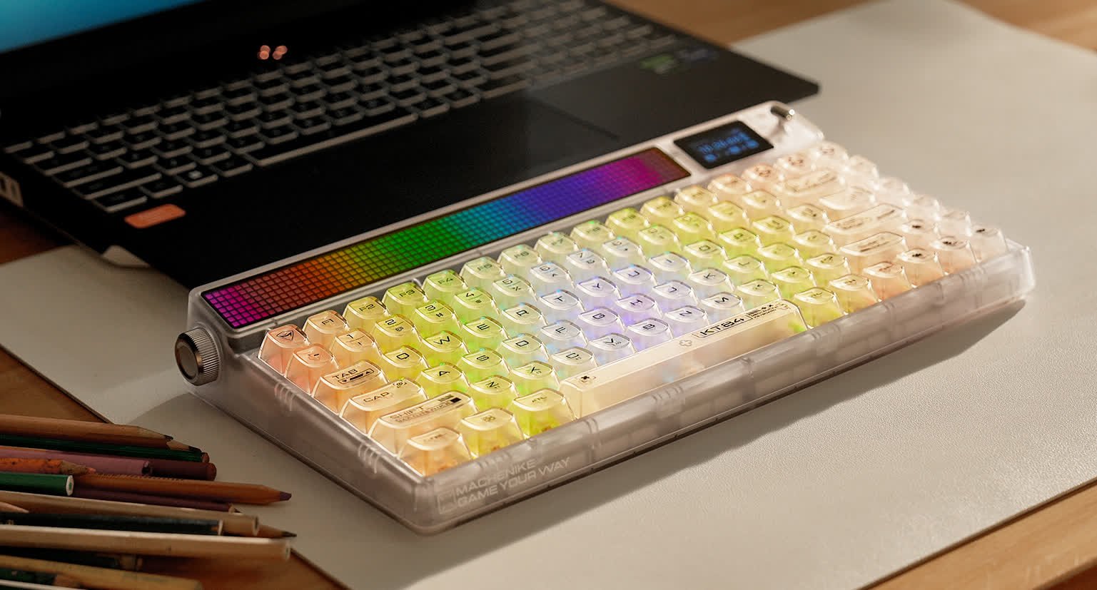 cift ekranli mekanik klavye kickstarter hedefini 14 dakikada ezdi 0 efBdnNir