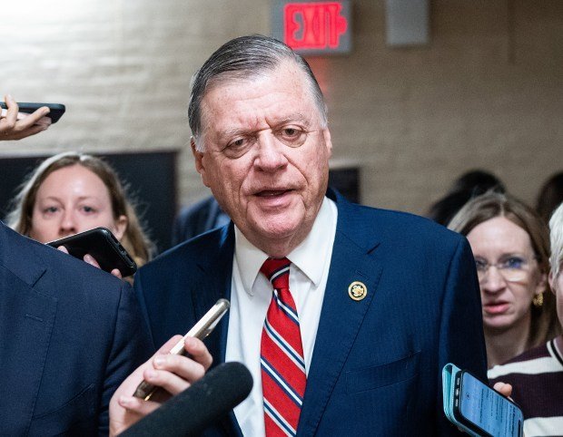 Georgia ikinci turu, Virginia ve Oklahoma ön seçimlerinden önemli sonuçlar 1 Rep. Tom Cole (R-OK), leaves the House Republican Conference caucus meeting in the U.S. Capitol in Washington, D.C., on April 16, 2024. (Bill Clark/CQ Roll Call/Zuma Press/TNS)