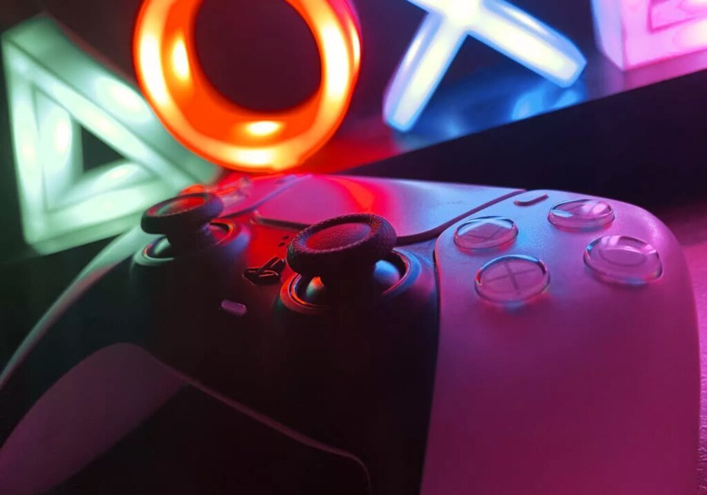 sony 8k logosunu perakende playstation 5 ambalajindan kaldirdi RMSxjbvc