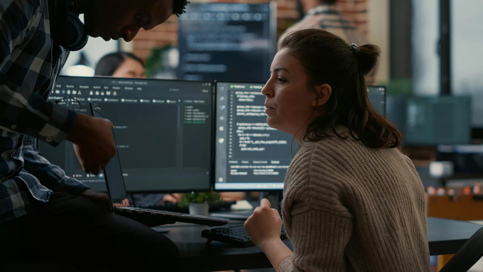 gectigimiz yil calisanlarin 64unun tasinmayi reddetmesiyle ofise donus mucadelesi kizisti 0