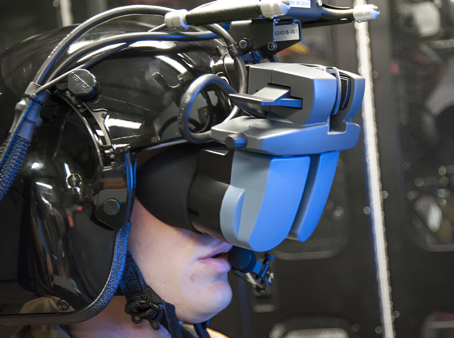 Yeni kulaklık teknolojisi, göz bebeği genişlemesini izleyerek parlaklığı ayarlıyor 1 yeni kulaklik teknolojisi goz bebegi genislemesini izleyerek parlakligi ayarliyor 0 tLjRq23d