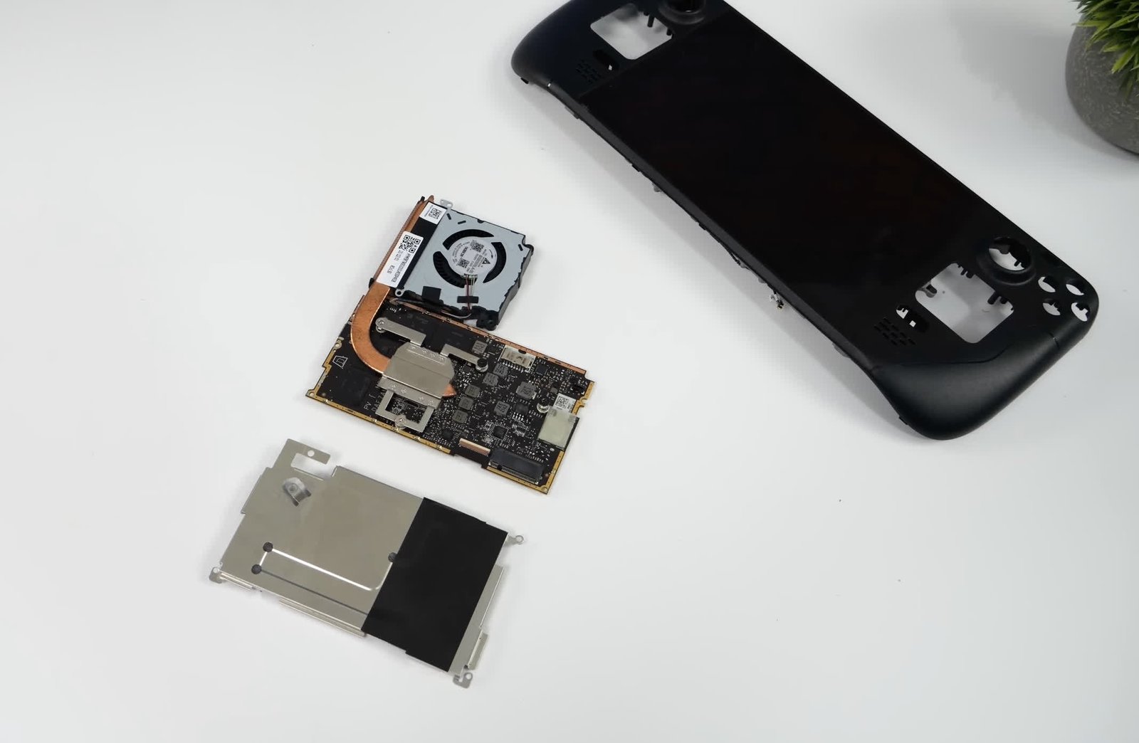 busted steam deck sasirtici derecede yetenekli 100 dolarlik kucuk oyun bilgisayari olarak yeniden dogdu RpaUuKnu