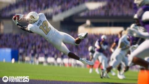 ea sports college football 25 yamasi yeni saha ici uyumlar dizilimler ve hata duzeltmeleri ROBd2y53