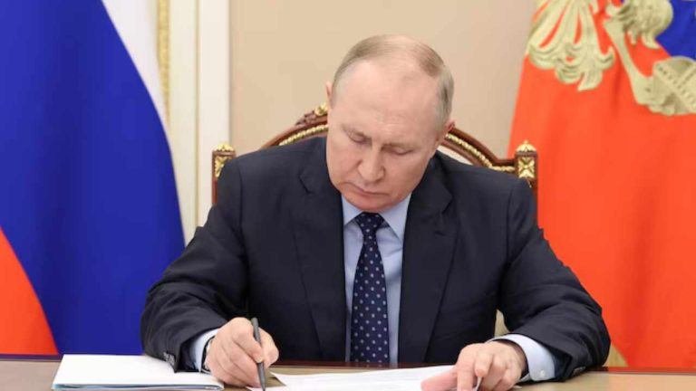putin rusyanin uluslararasi ticaretinde kripto para kullanimini ilerletmek icin yasayi imzaladi 0 QUEr7jEe