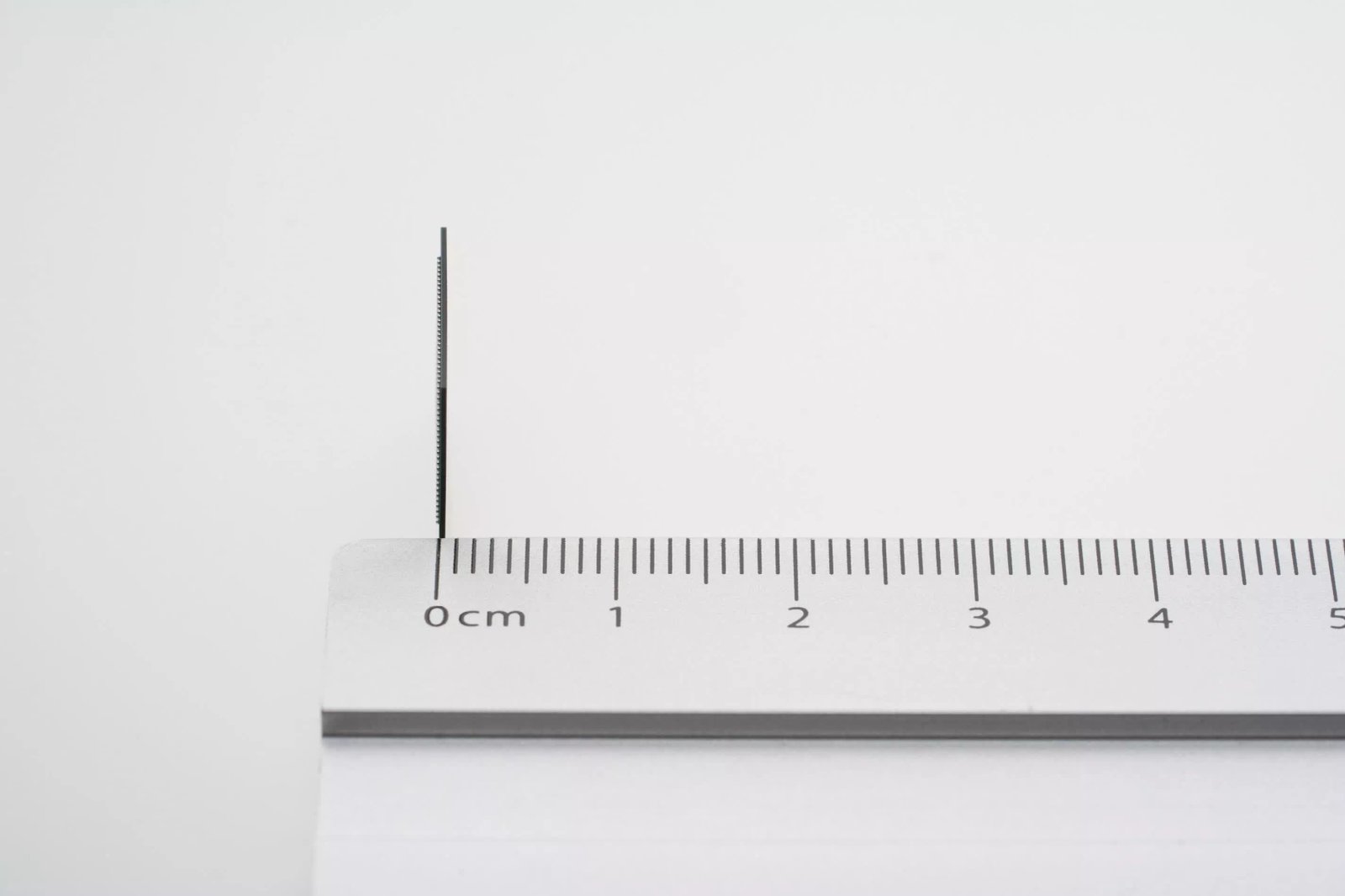 samsung gelismis cihaz ici yapay zeka icin en ince lpddr5x cubuklarinin seri uretimini duyurdu