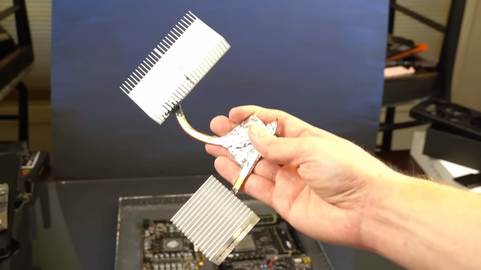 teknoloji tutkunu tamamen masaustu bilesenlerinden ozel oyun dizustu bilgisayari tasarladi 0 EdauSt4Q